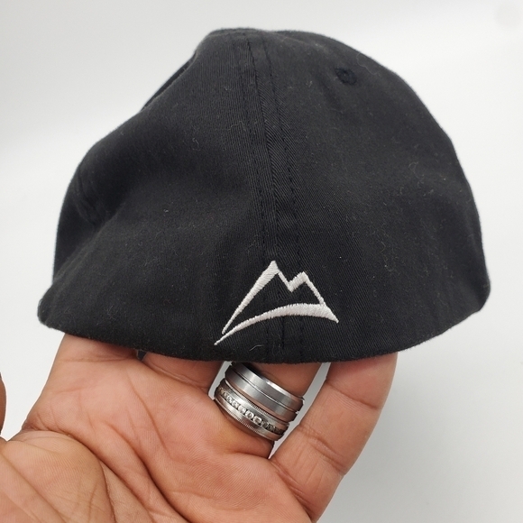 Coors Light Baseball Hat EUC - Picture 5 of 6